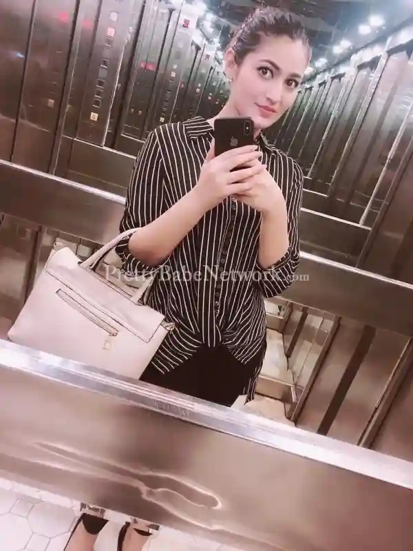 Meet Amisha Beautiful College Girl Escort for Full Sex Satisfaction